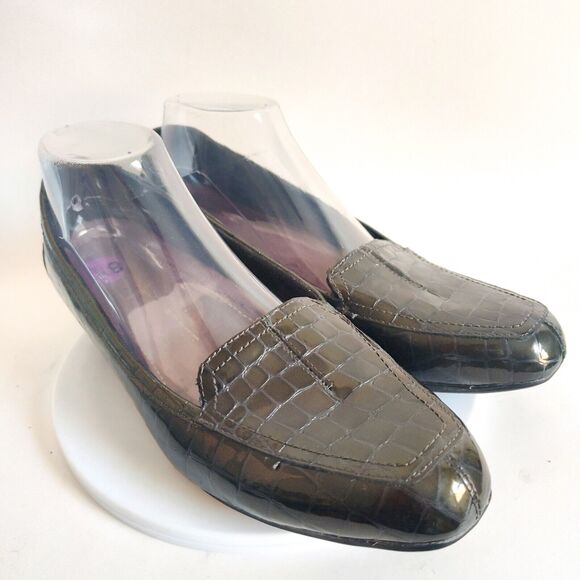 Clarks 8.5 Wide Croc Print Slip-On Loafer 30974 Green Leather Comfort Shoes - Picture 1 of 11